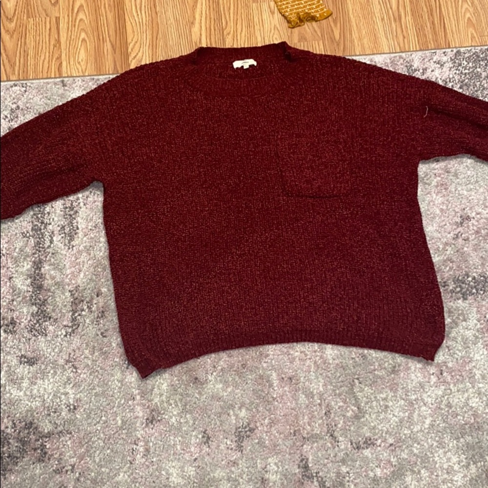 Maroon quarter sleeve sweater